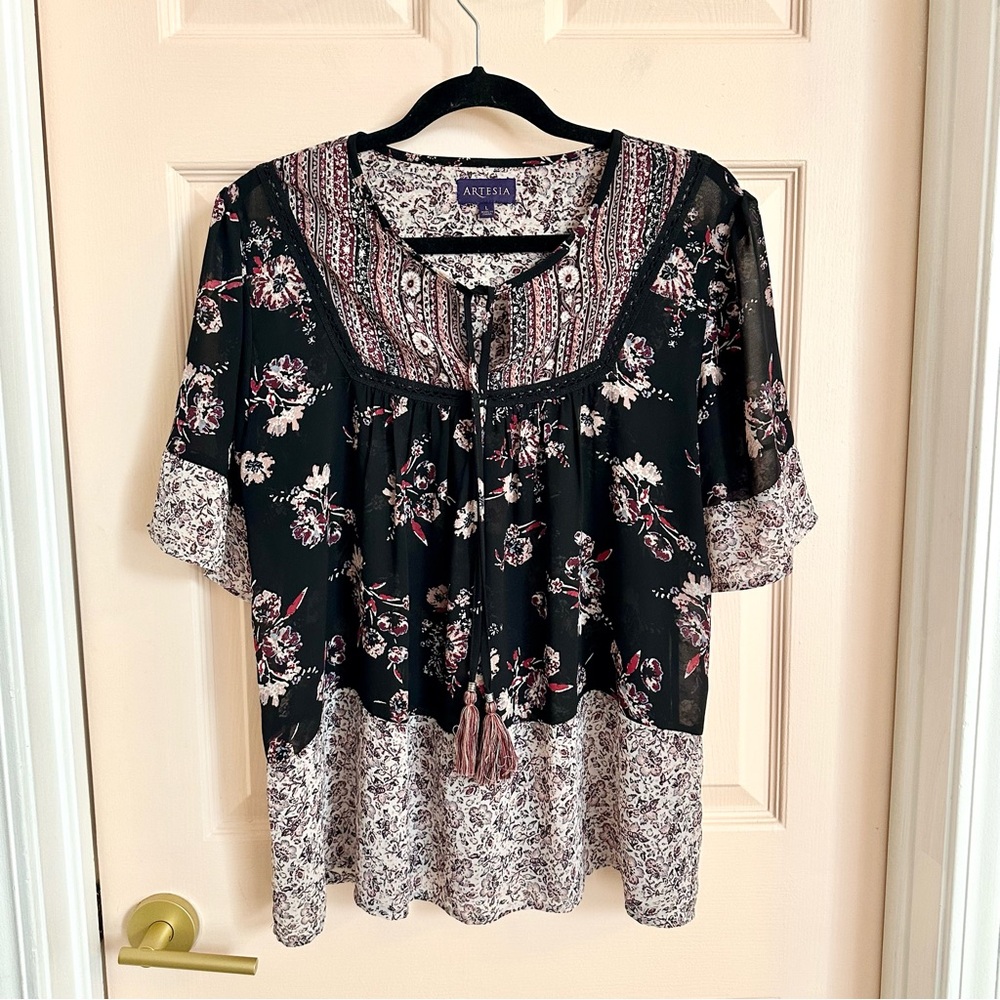 Black and purple floral artesia top
